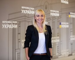 Александра Устинова