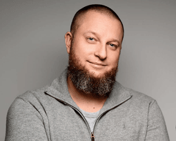 Андрей Ставницер