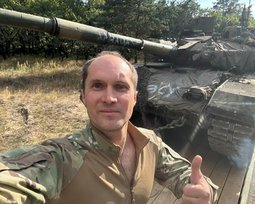 Юрий Бутусов