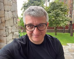 Юрий Романенко