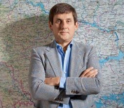 Александр Петров