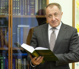 Богдан Данилишин