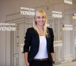 Александра Устинова