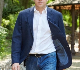 Виталий Хомутынник