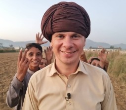 Дмитрий Комаров