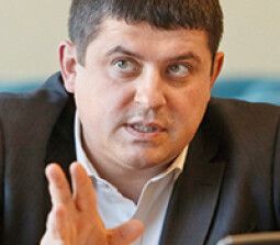 Максим Бурбак