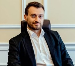 Владимир Костюк, Farmak