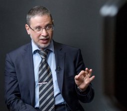 Валерий Пекар