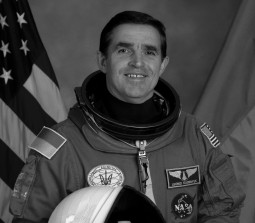 Леонід Каденюк