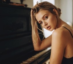 Настя Гонцул