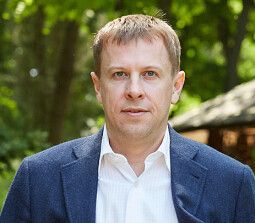 Виталий Хомутынник