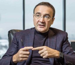 Игорь Никонов