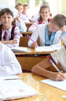 Покоління, про яке забули: чому 18-річні українці починають працювати на Росію