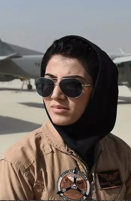 Трудно быть богом. Почему первая афганка - военный летчик эмигрировала в США