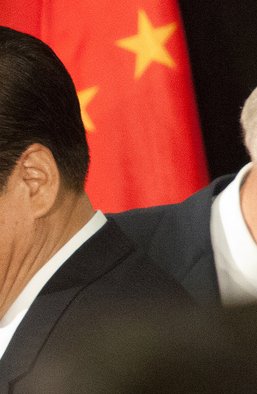 Китай воюет за свой интерес. Если мы хотим, чтобы он нас полюбил, нужно что-то сделать для него