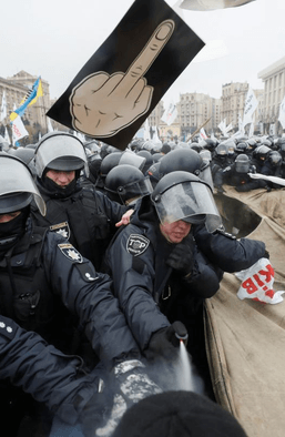 Развилка для Зеленского. Пойдешь направо — поедешь в Ростов, налево — и до Ростова не доедешь