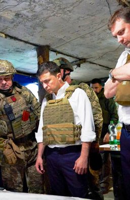 Силовая вертикаль Зеленского. Что стоит за кадровыми ротациями в армии и разведке