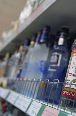 Не надо было водку трогать: как в России разразился алкогольный кризис и к чему это приведет