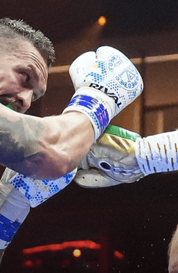 Усик побил Фьюри, как Россию: Украина получила столь нужный ей заряд положительных эмоций