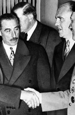 Станет ли Аляска новым Мюнхеном? Насколько унизительные условия для Украины могут придумать Трамп с Путиным