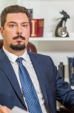 Тестостерон и эйфория. Как власть действует на человека, обсудили на примере "дела Князева"