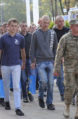 Коррупция на справках? Чем опасен запрет мужчинам выезжать за пределы места проживания