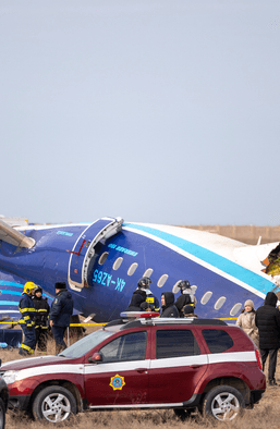 Сбитый Embraer-190 меняет все: почему азербайджанский самолет можно считать "черным лебедем" для России