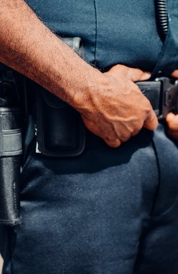 Имел ли право стрелять полицейский? Почему нужно прекратить бессмысленный хейт всех участников инцидента в Днепре