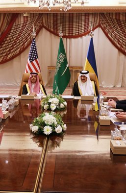 Вогонь і лід в Ер-Ріяді: що вирішили в Саудівській Аравії і що залишилося незрозумілим