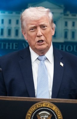 Трамп сдає назад: як вдалося зупинити смертельно небезпечний шантаж президента США