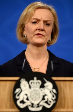 Лиз Трасс ушла в отставку. Что будет с Великобританией