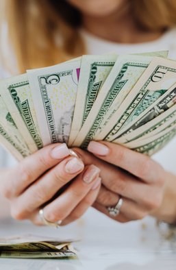 52 миллиарда долларов на поддержку гривны: упадет ли валютный курс в Украине