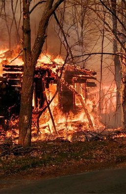 Полыхнет или обойдется? Оправдаются ли прогнозы о "жаркой политической осени" в Украине