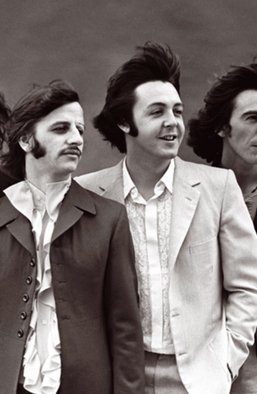 Штучний інтелект проти Beatles: як ШІ спотворює минуле, покращуючи його