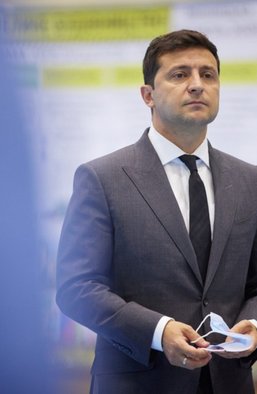 При Порошенко было лучше. Почему такие оценки звучат спустя два года правления Зеленского