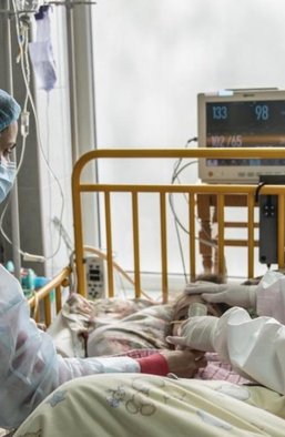 Жонглируя смертями. Зачем власть "химичит" со статистикой на фоне рекордной летальности от ковида