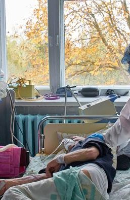 Лікар між стандартом і пацієнтом: що не так із запропонованими правилами госпіталізації