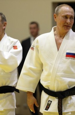 От Трампа до Ротенберга: кто стоит за химкомбинатом, по которому ударили дроны СБУ