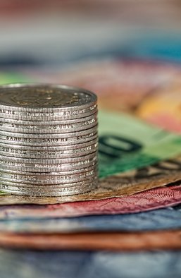 Грошей немає, за кого триматися: як Україні вижити і не перетворитися на Зімбабве