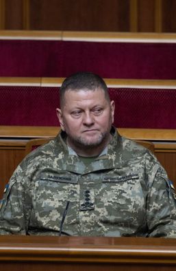 Відповість президент. Якими будуть наслідки відставки Залужного для влади