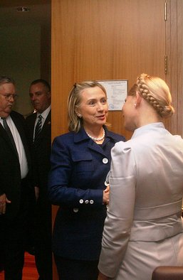 Изображая жертву. Повторит ли Юлия Тимошенко судьбу Хиллари Клинтон