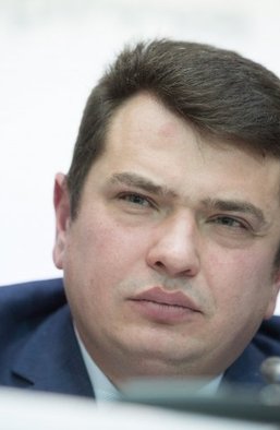 Держи коррупционера! Почему "Народный фронт" привлек внимание Артема Сытника