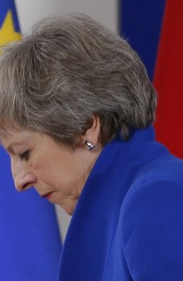Таракан ядерной зимой. Тереза Мэй устояла, но выхода из тупика Brexit нет