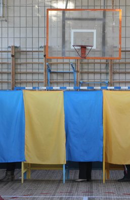 Под диктовку ТВ. Какую проблему вновь вскрыли выборы в Раду