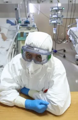 Ошибки ценою в жизнь. Три причины рекордной смертности от ковида в Украине