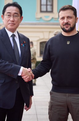 Крым, Курилы и Тайвань: зачем в Киев приезжал премьер-министр Японии