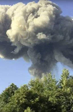 Взрывная волна Ични. Украинская армия устроила очередное пиротехническое шоу