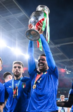 Заслужений чемпіон, провал фаворитів і нові зірки: 5 висновків з Євро-2020