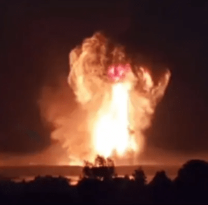 Кратер 82 м, остатки фундамента: взованные склады под Торопцом и Краснодаром видны со спутника (фото)