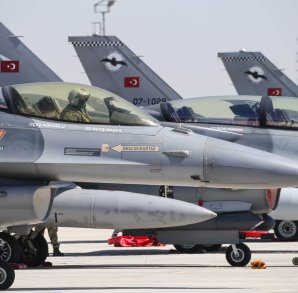 Базирование за границей и не будут летать: почему истребители F-16 не станут работать на фронте